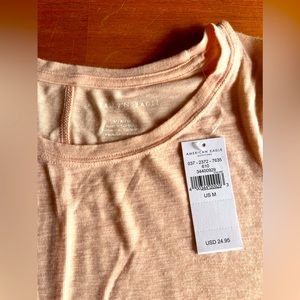 NWT’S AEO Women’s Super Soft Top